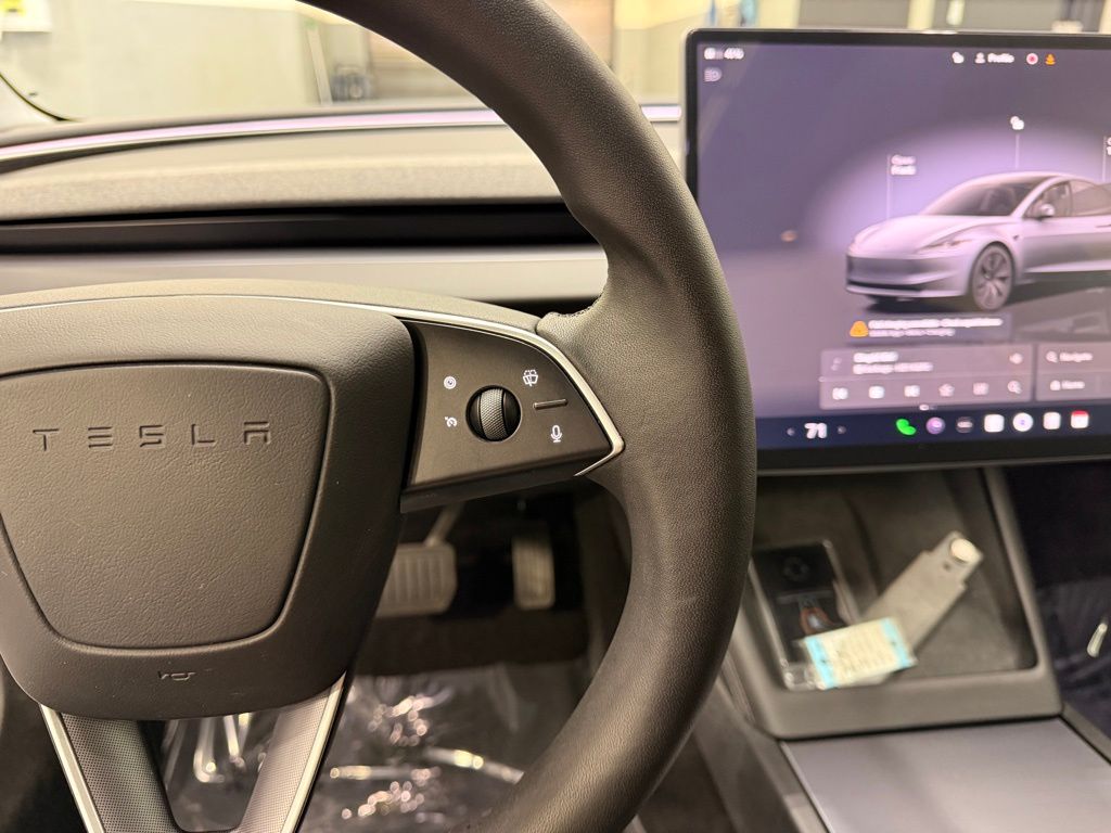 Thumbnail: 2025 Tesla Model 3 - 14