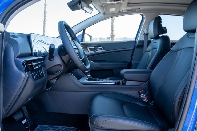 2026 Kia Sportage EX - Photo 11