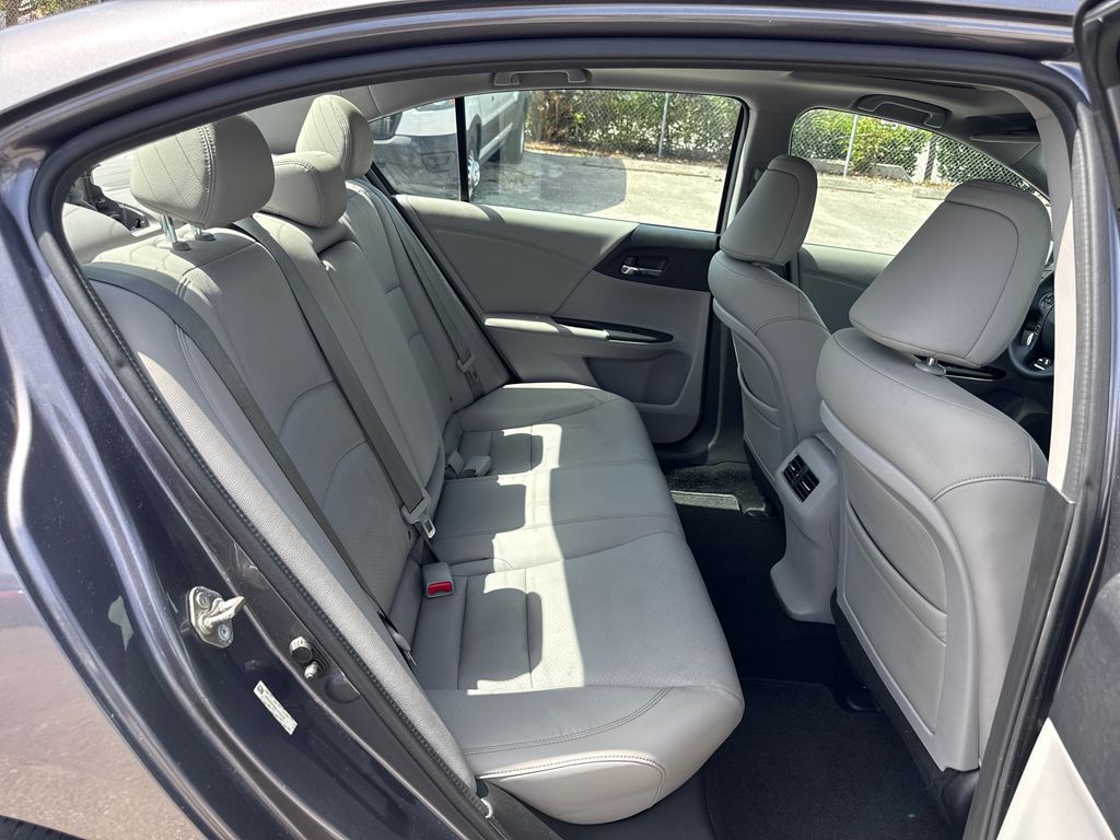 Used 2014  Honda EX-L image 26