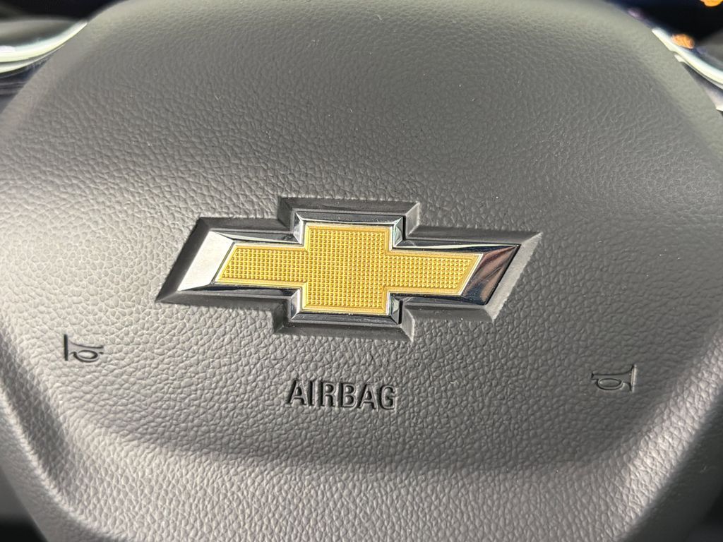 used 2024 Chevrolet Traverse car, priced at $31,900