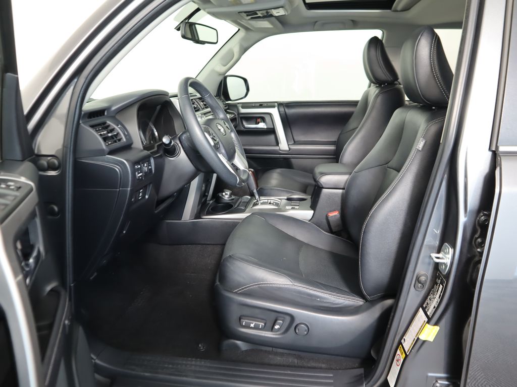 Thumbnail: 2019 Toyota 4Runner - 20