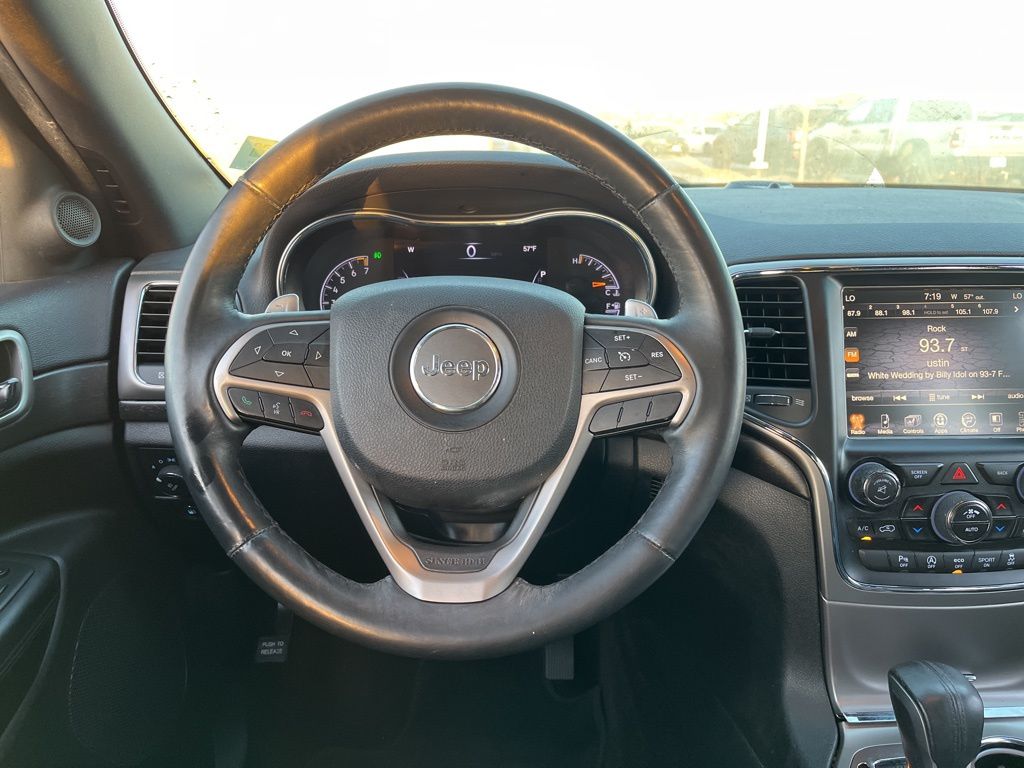 Thumbnail: 2017 Jeep Grand Cherokee - 15