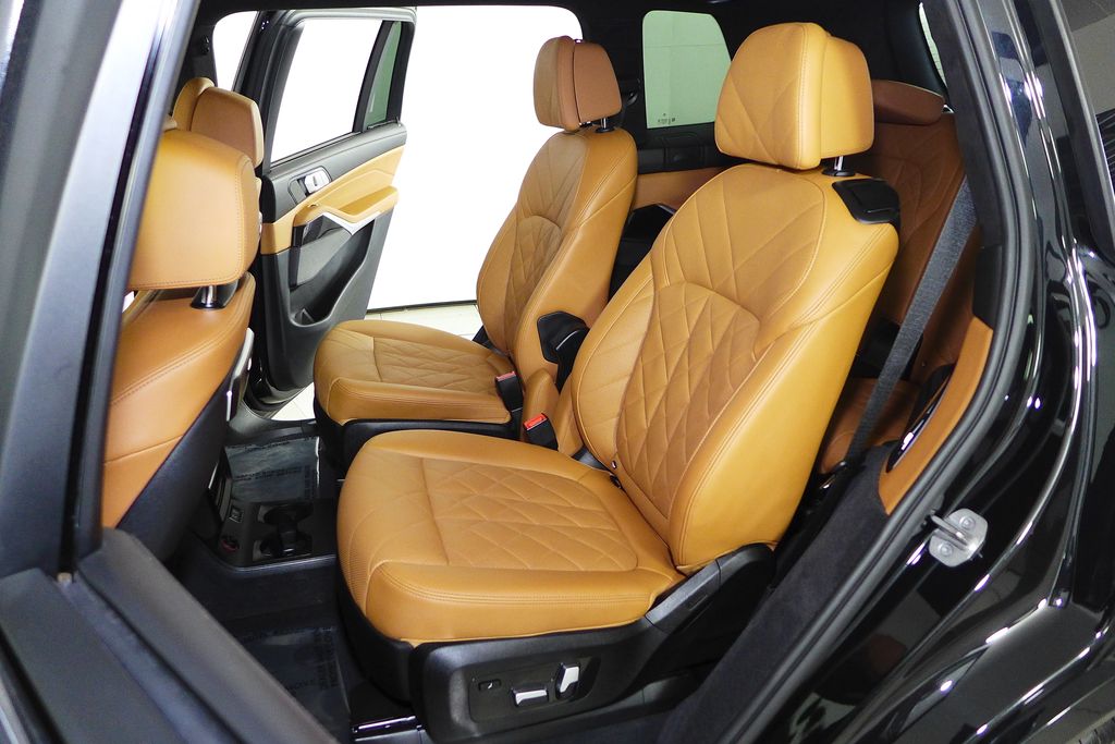 Thumbnail: 2023 BMW X7 - 22