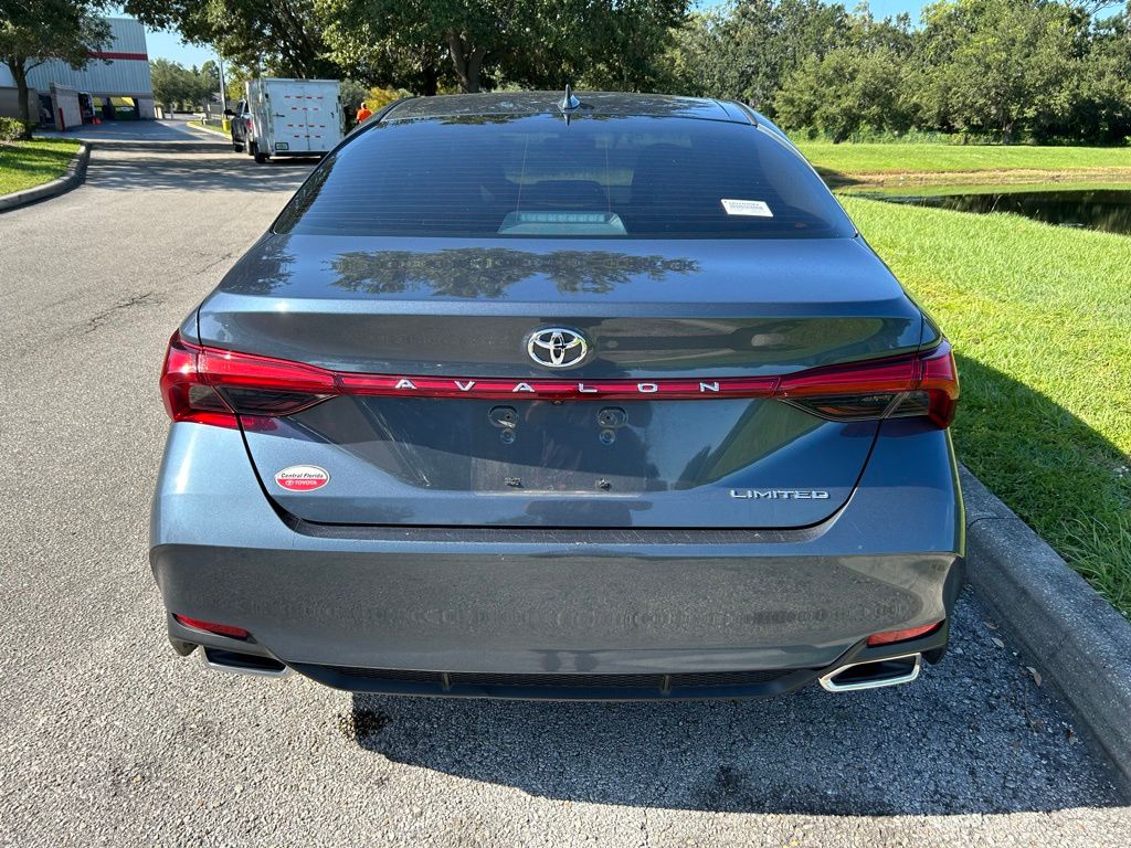 Thumbnail: 2019 Toyota Avalon - 4