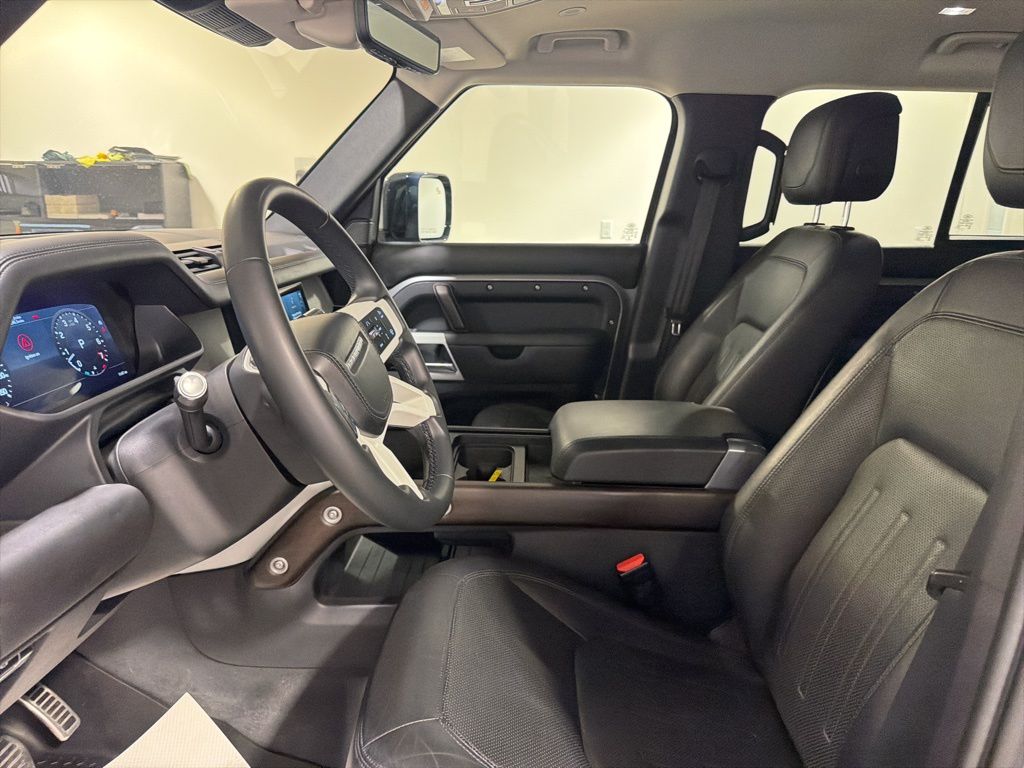 Used 2020  Land Rover HSE image 11