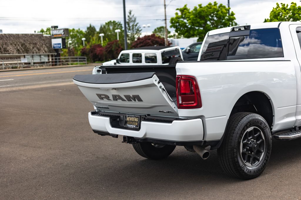 2025 Ram 3500 Laramie thumbnail 9