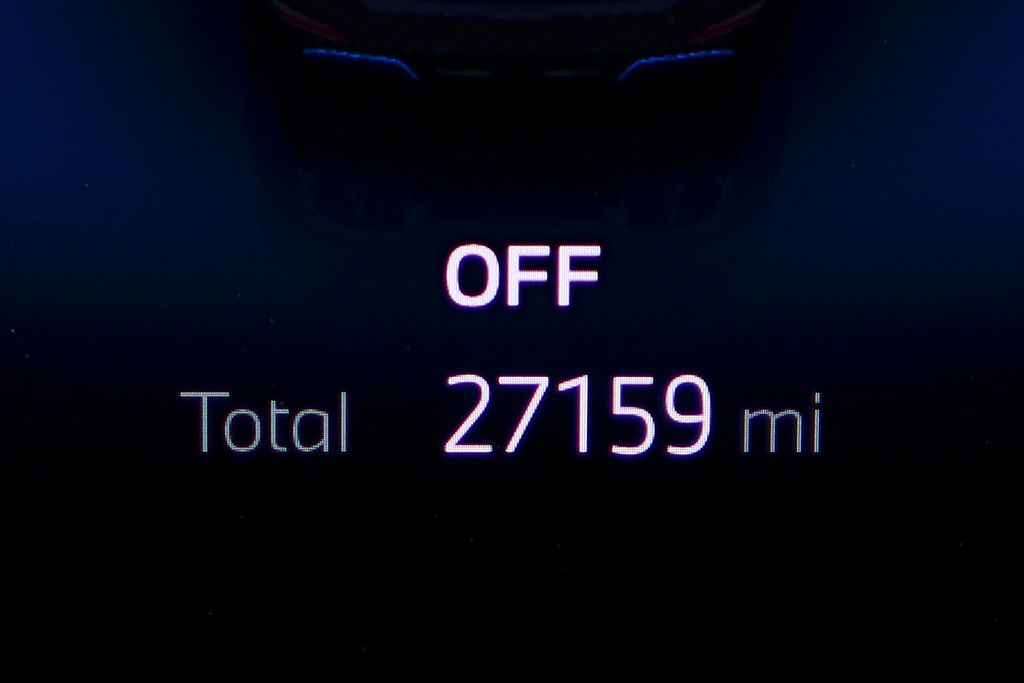 Thumbnail: 2023 BMW i4 - 32