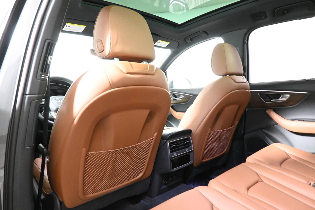 Thumbnail: 2025 Audi Q7 - 32