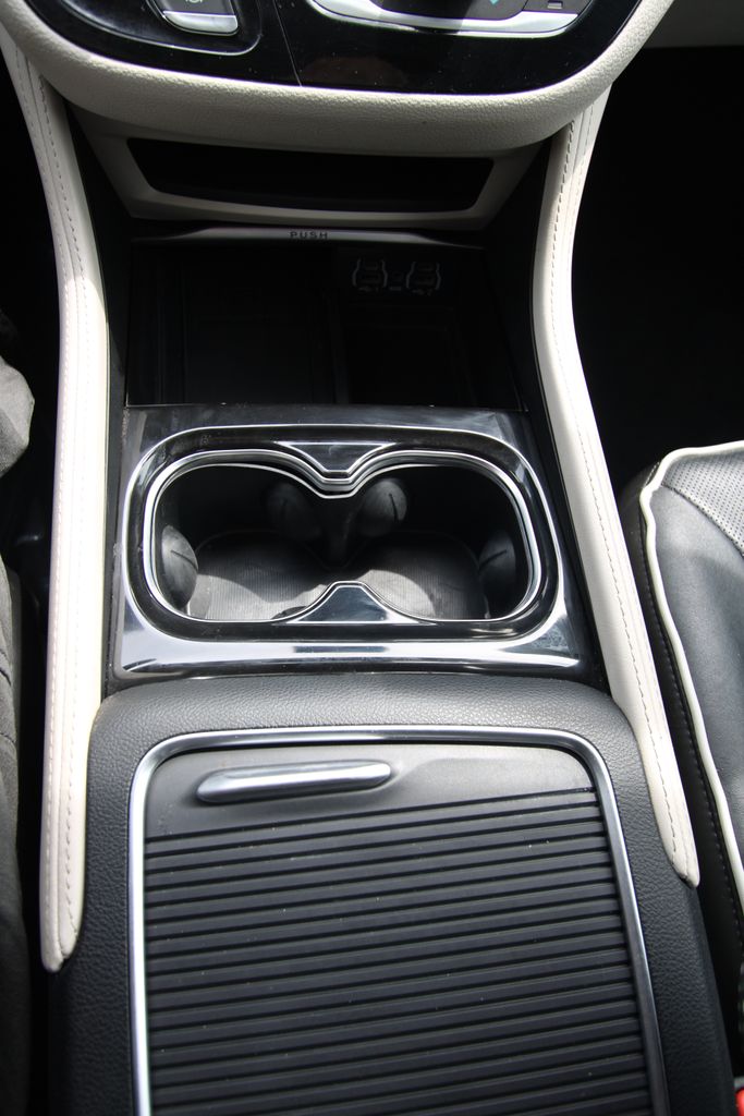 Used 2023 Chrysler Pacifica Hybrid Van