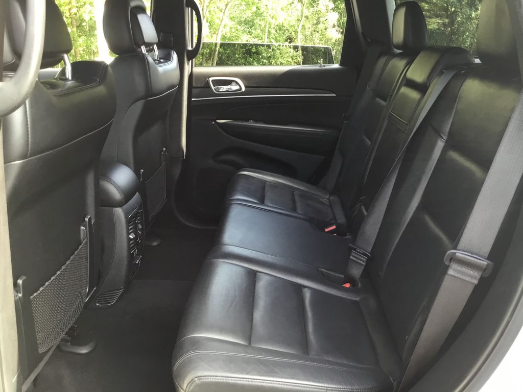 Thumbnail: 2020 Jeep Grand Cherokee - 16