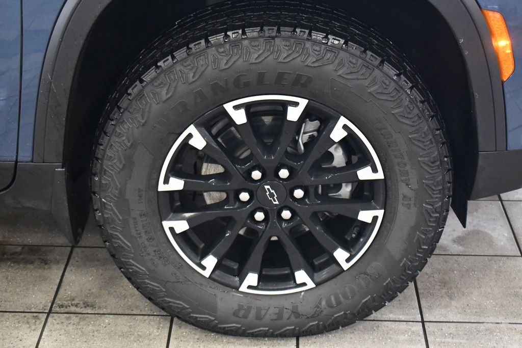 Thumbnail: 2025 Chevrolet Traverse - 10