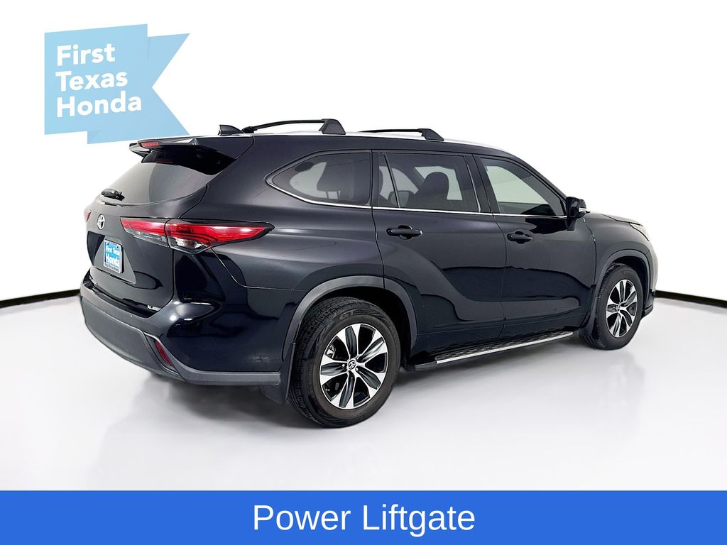 Used Car 2021 Toyota Highlander  Xle For Sale Under $30,000 In Austin, Texas
