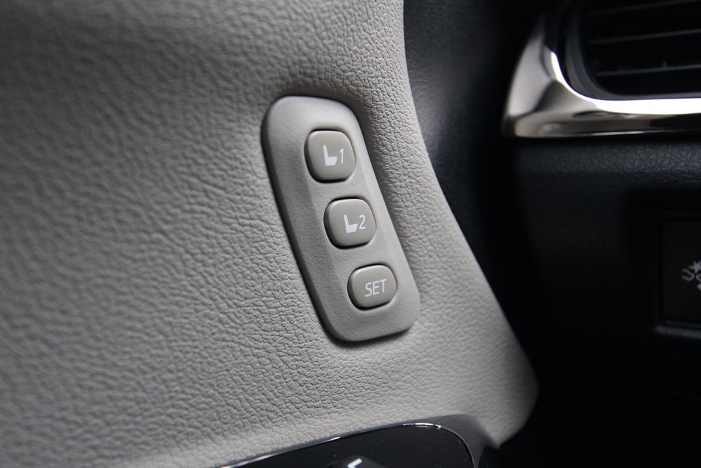 Used 2018 Toyota Avalon Sedan