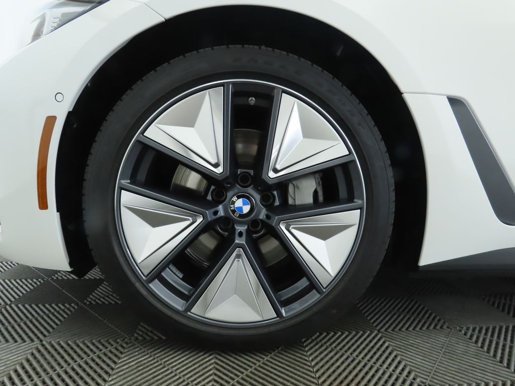 2025 BMW i4 eDrive40 31