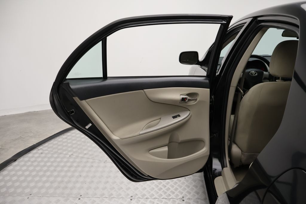 Thumbnail: 2012 Toyota Corolla - 21