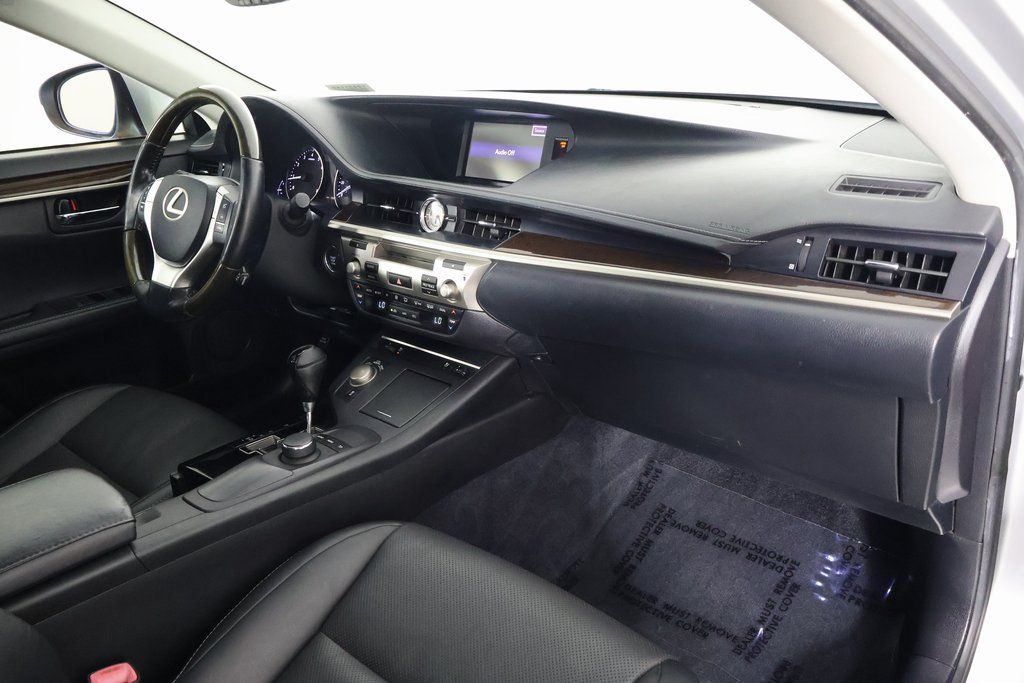 Thumbnail: 2014 Lexus ES - 9
