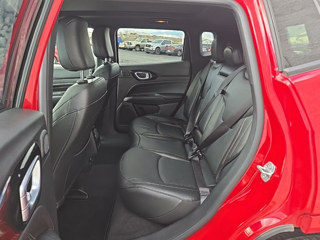Used 2022 Red Jeep Limited image 40