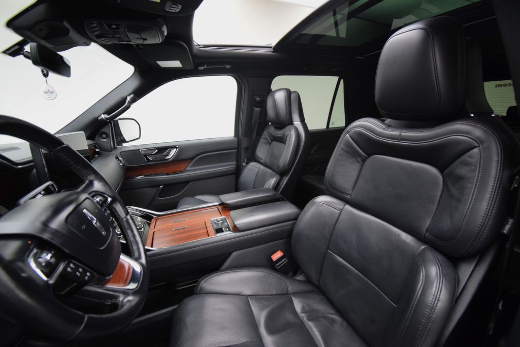 used 2022 Lincoln Navigator car, priced at $37,000