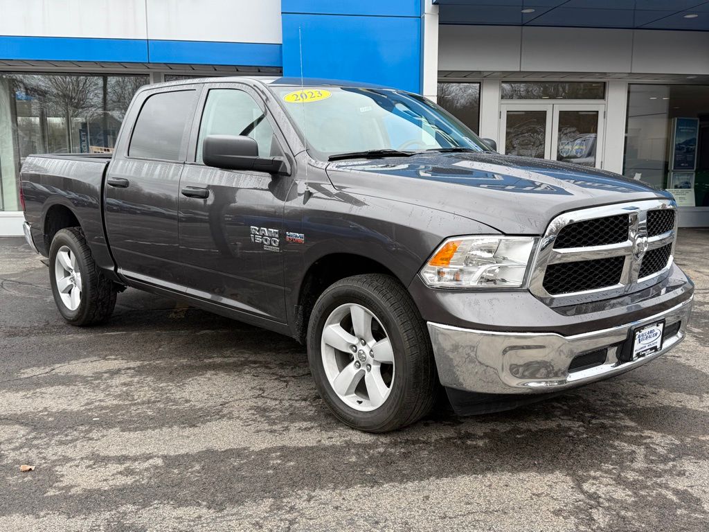 View vehicle photo 3