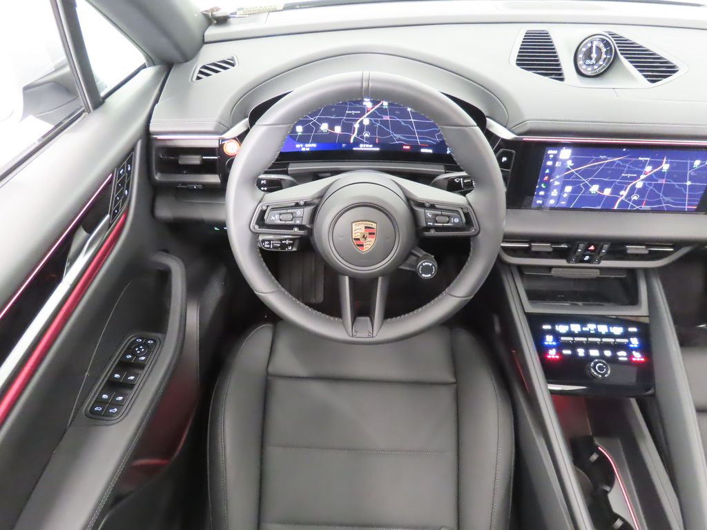Thumbnail: 2025 Porsche Macan - 17
