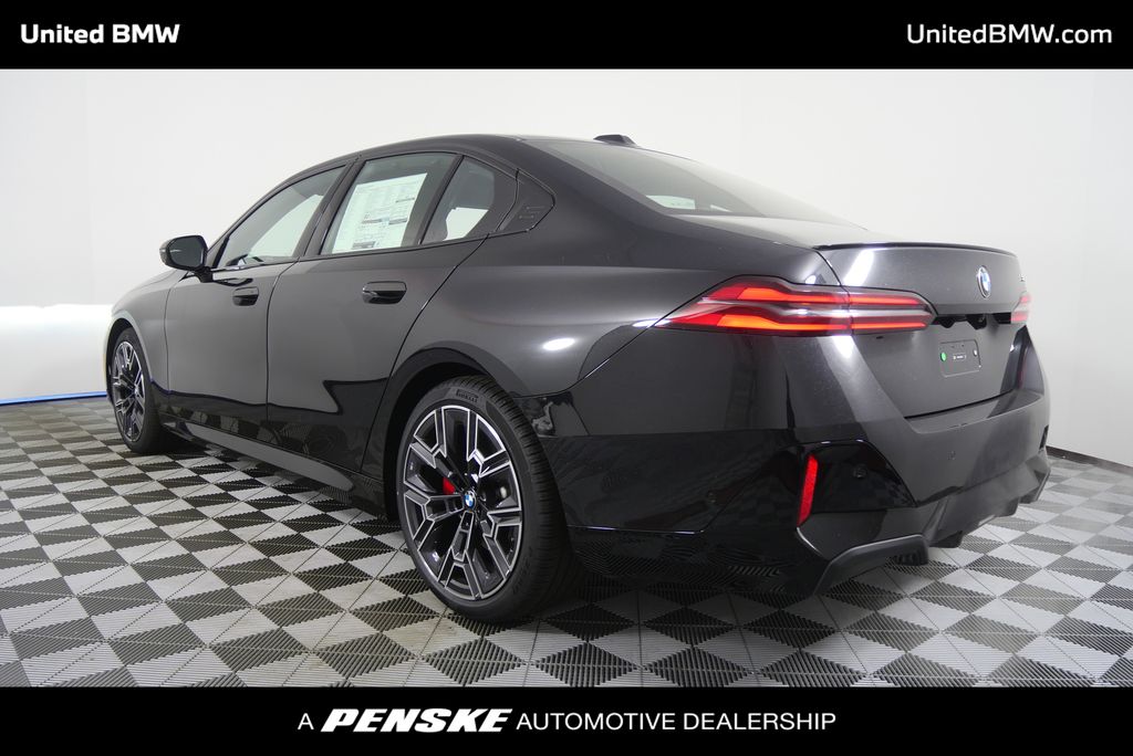 Thumbnail: 2026 BMW 5 Series - 5