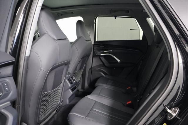 Thumbnail: 2025 Audi Q5 - 6