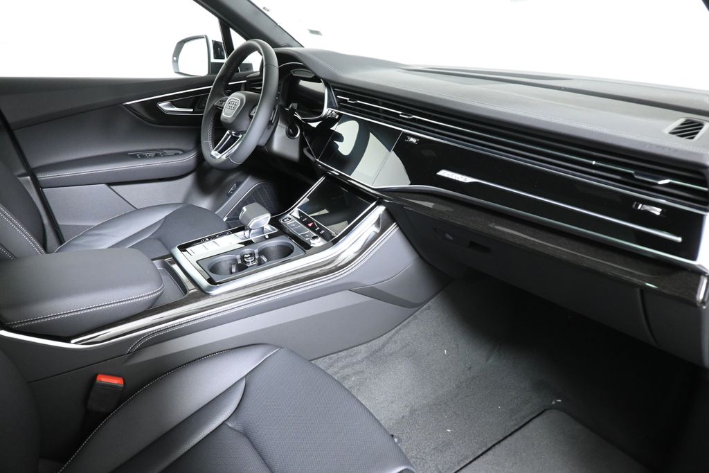 Thumbnail: 2026 Audi Q7 - 21