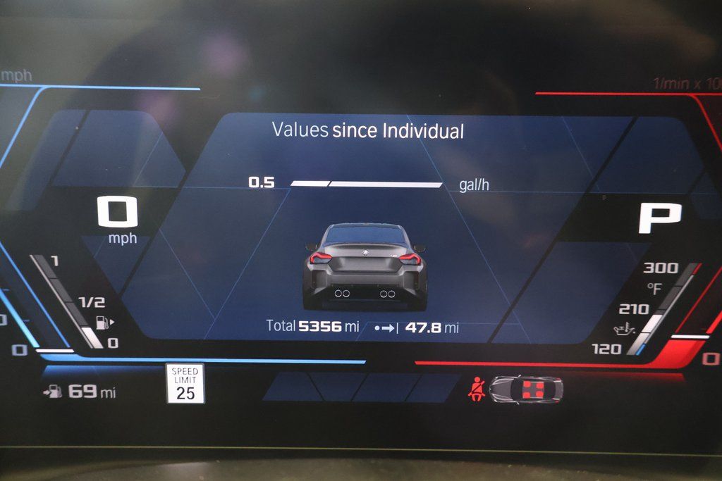 Thumbnail: 2025 BMW M2 - 17