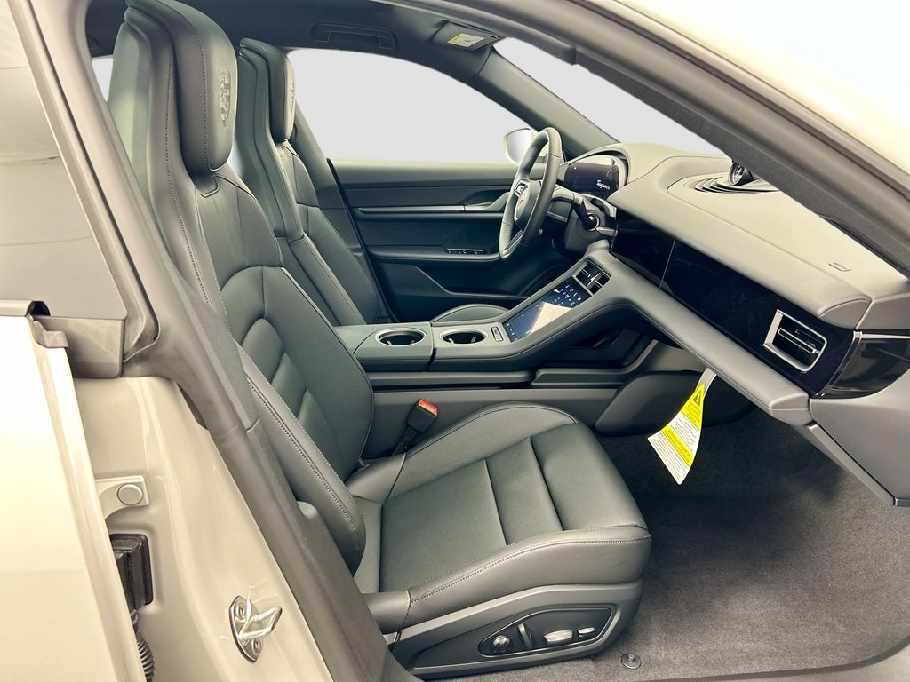 Thumbnail: 2026 Porsche Taycan - 22