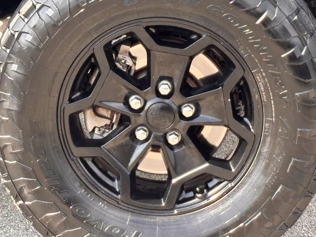 Used Car 2021 Jeep Gladiator  For Sale Under $30,000 In Corsicana, Texas