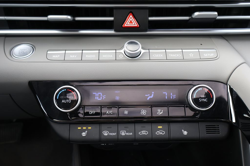 2025 Hyundai Elantra SEL 25