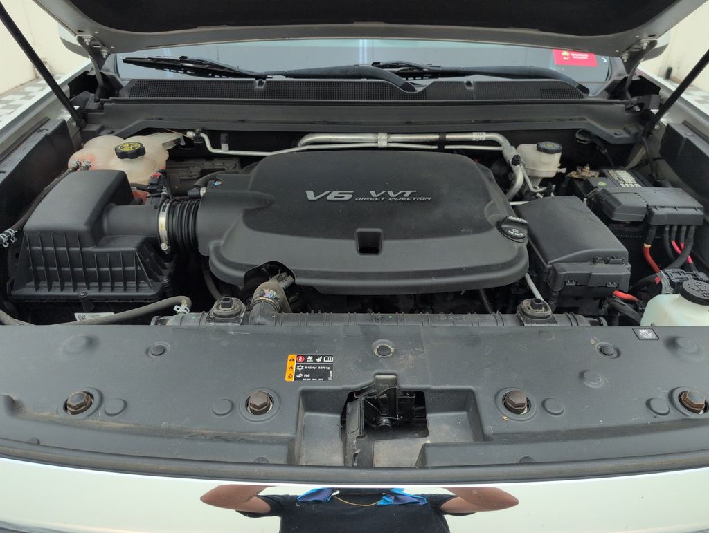 Certified Used 2019 Silver GMC SLT image 38