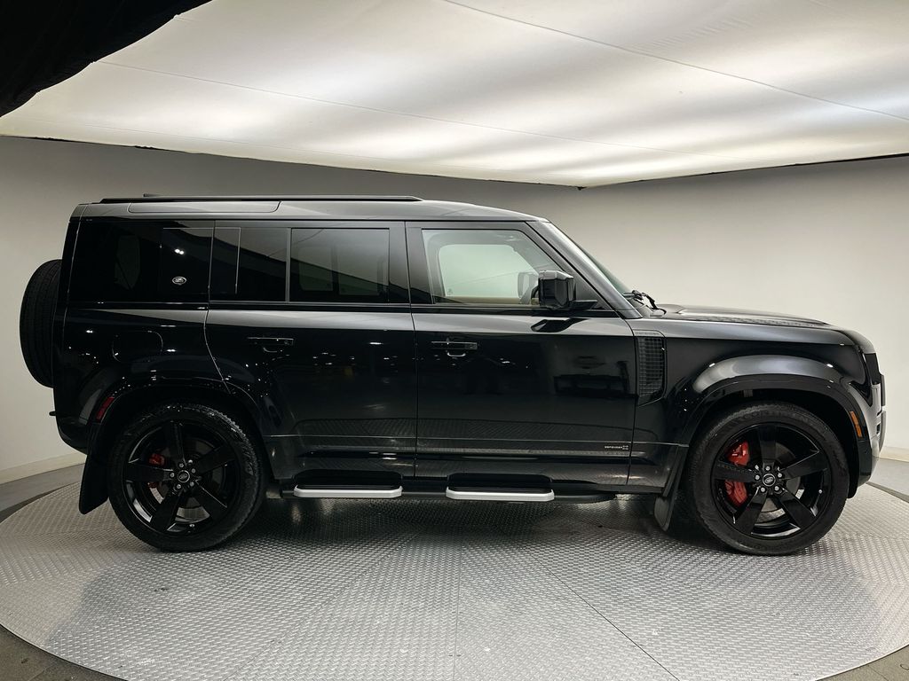 Thumbnail: 2021 Land Rover Defender - 4