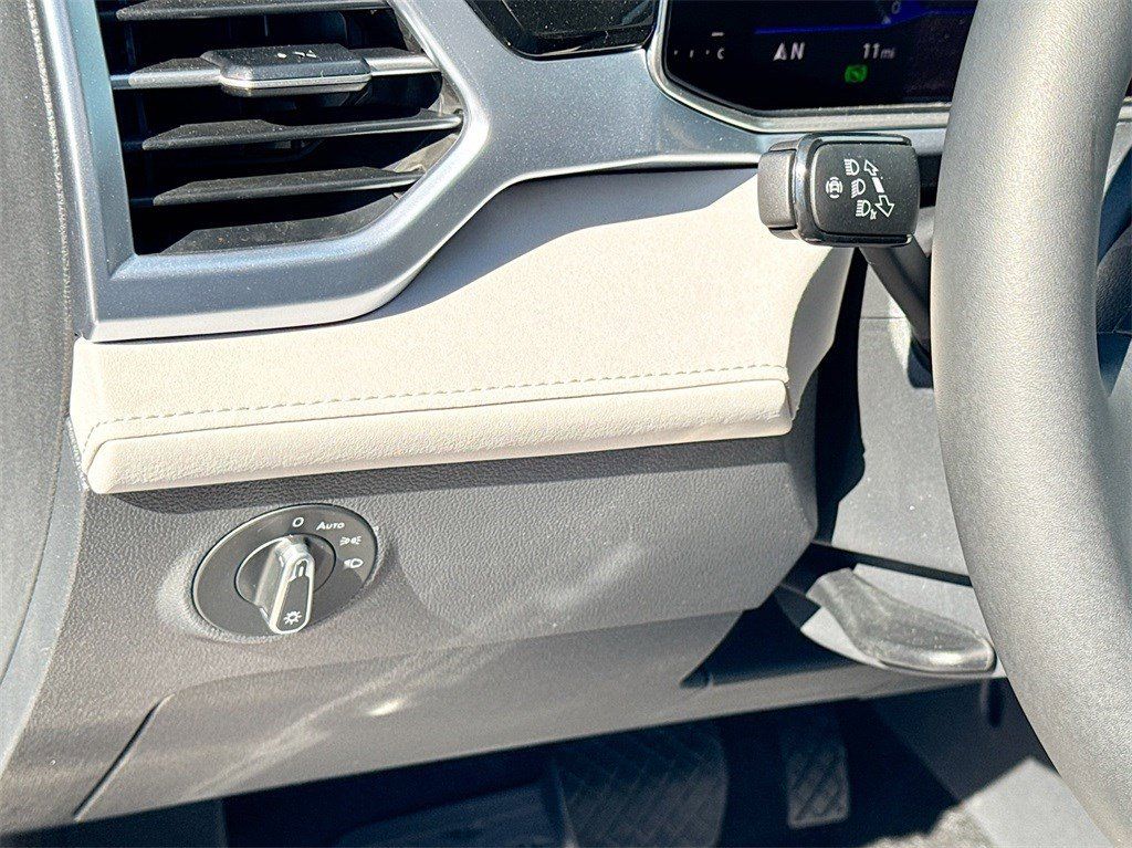 New 2025 Black Pearl Volkswagen 1.5T SE image 10