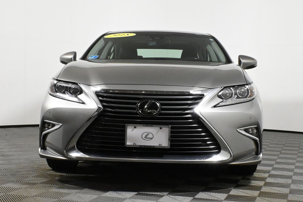 Thumbnail: 2018 Lexus ES - 10