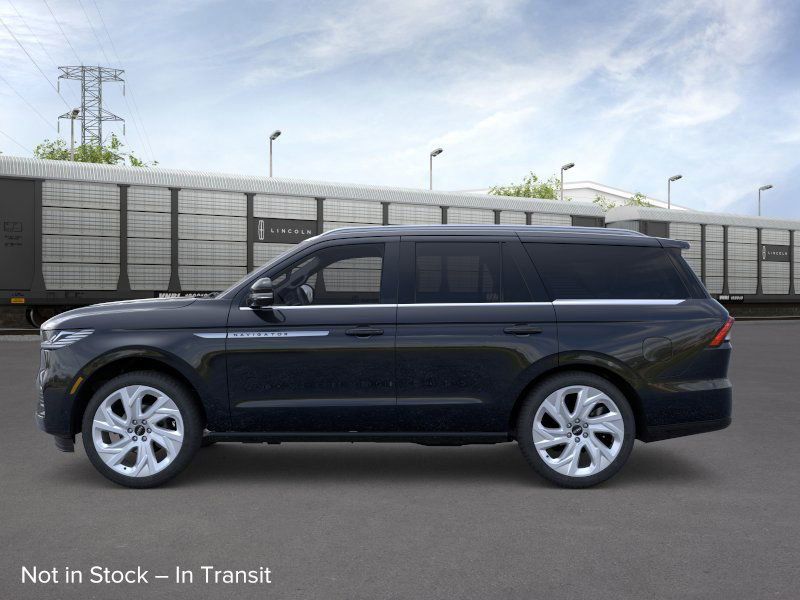 Thumbnail: 2025 Lincoln Navigator - 3