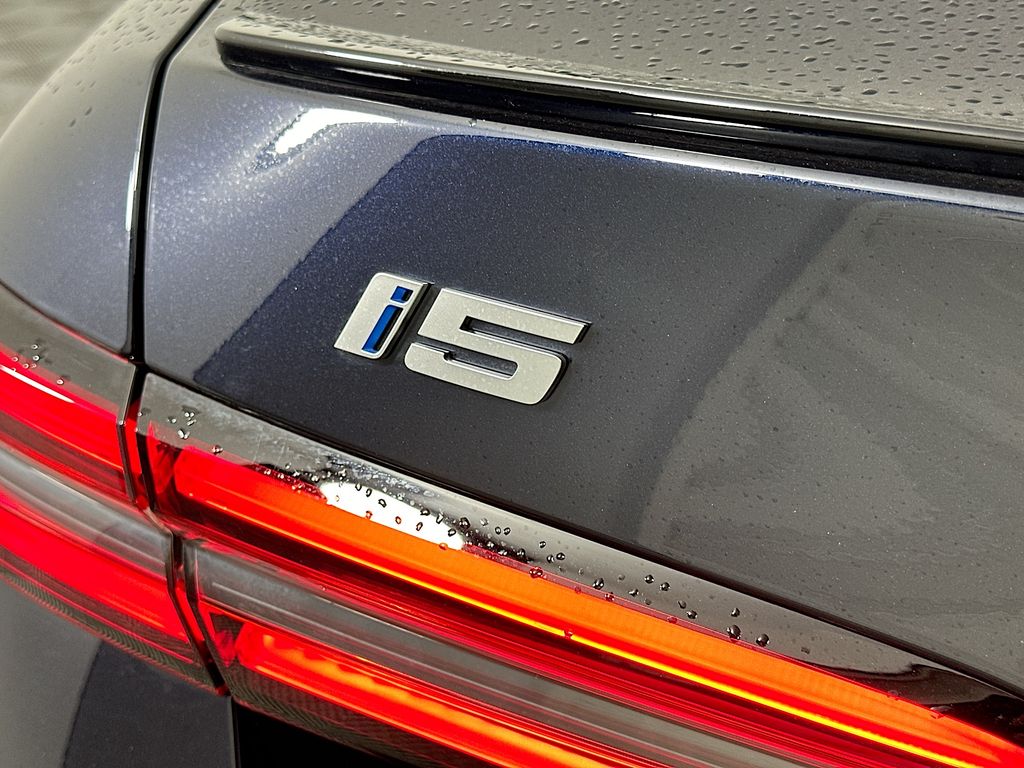 Thumbnail: 2024 BMW i5 - 22