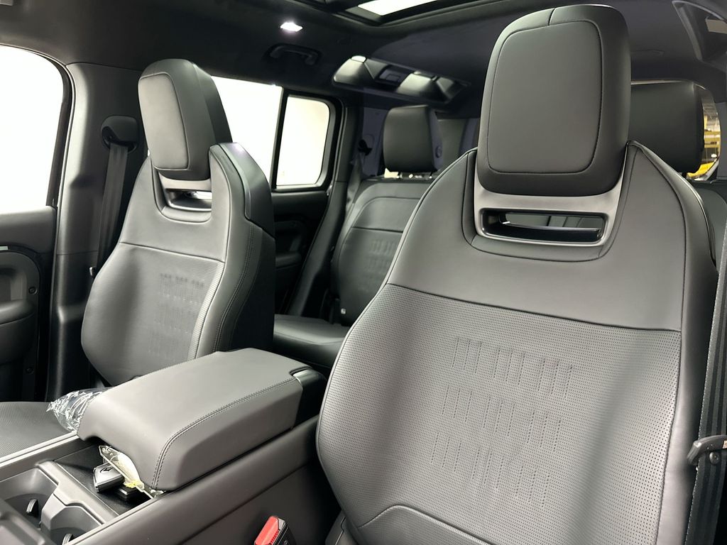 Thumbnail: 2026 Land Rover Defender - 18