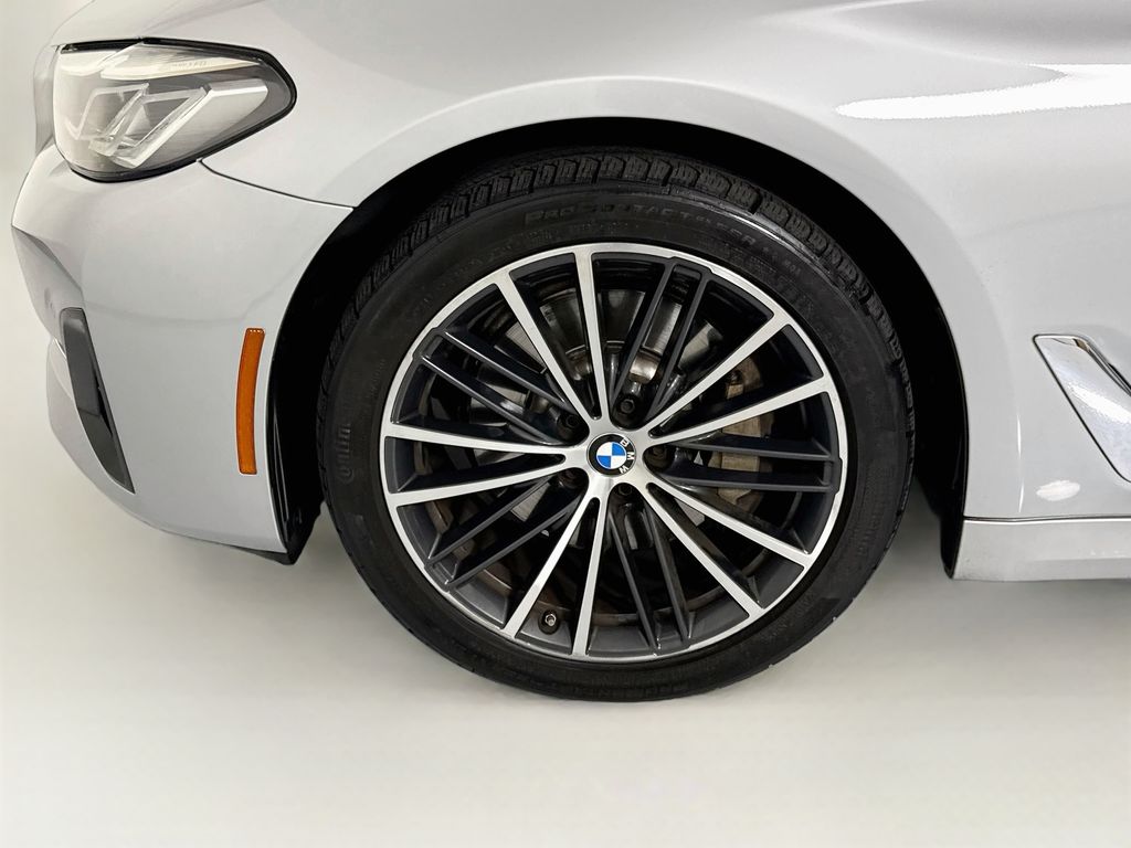Thumbnail: 2021 BMW 5 Series - 30