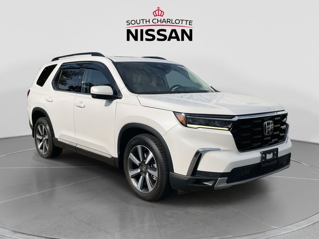 Platinum White Pearl 2023 Honda Pilot SUV / Crossover All-Wheel Drive Automatic