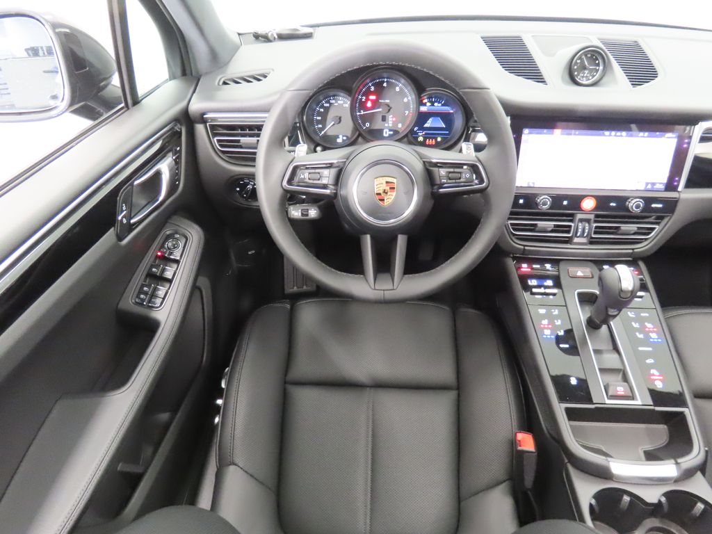 Thumbnail: 2026 Porsche Macan - 16