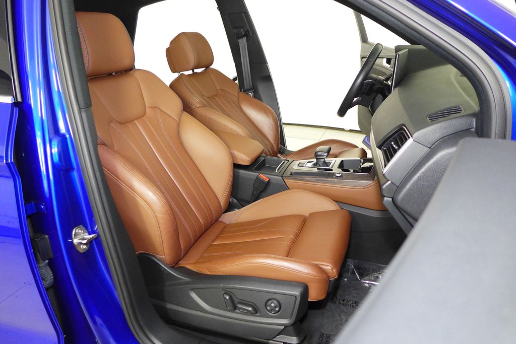 Thumbnail: 2022 Audi Q5 - 18