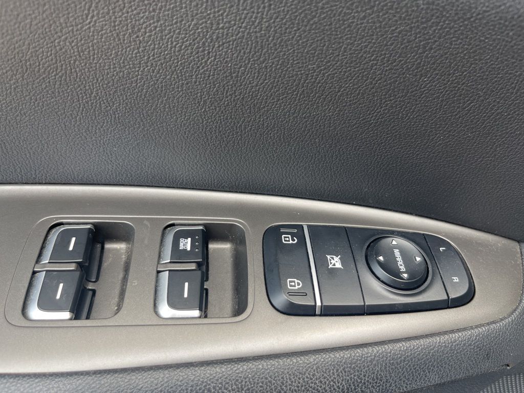 Thumbnail: 2020 Kia Optima - 31