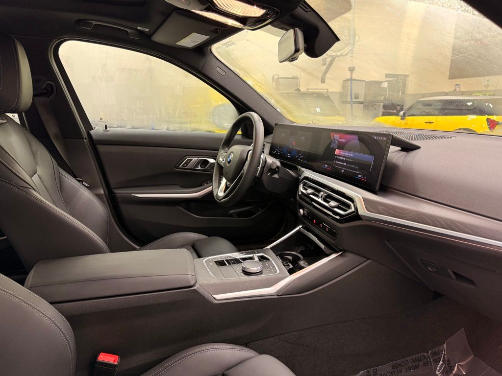 Thumbnail: 2023 BMW 3 Series - 30