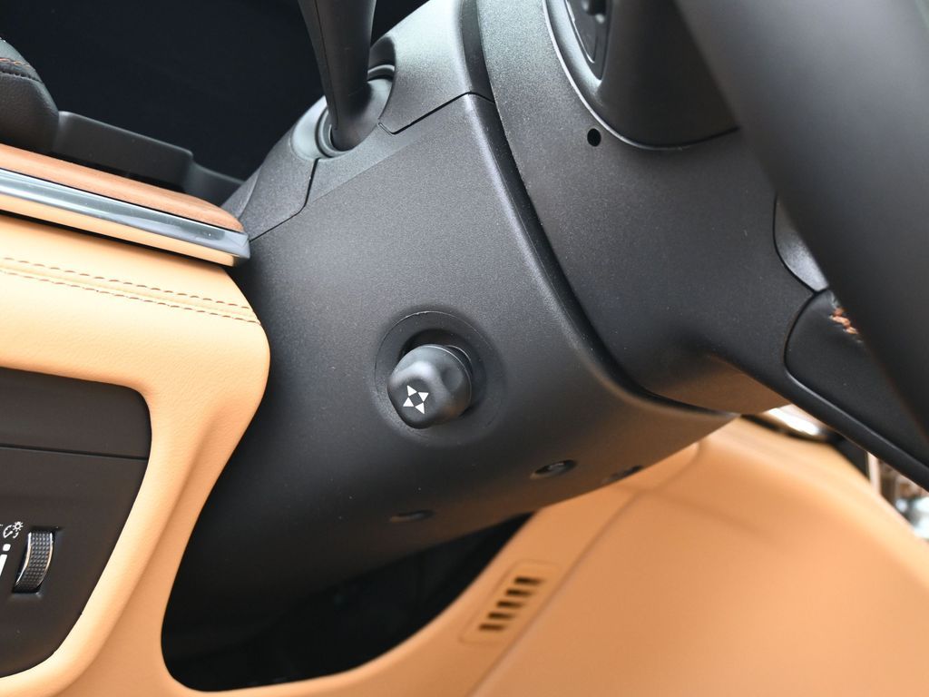 New 2025 Diamond Black Crystal Pearlcoat Jeep Summit image 15