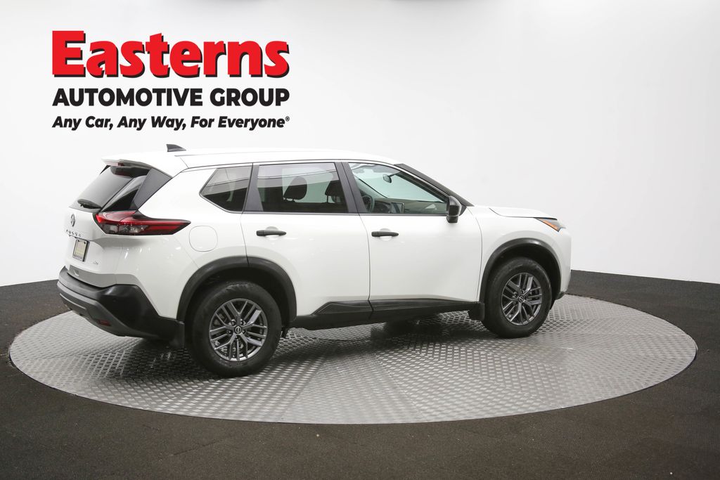 Used 2022 White Nissan S image 42