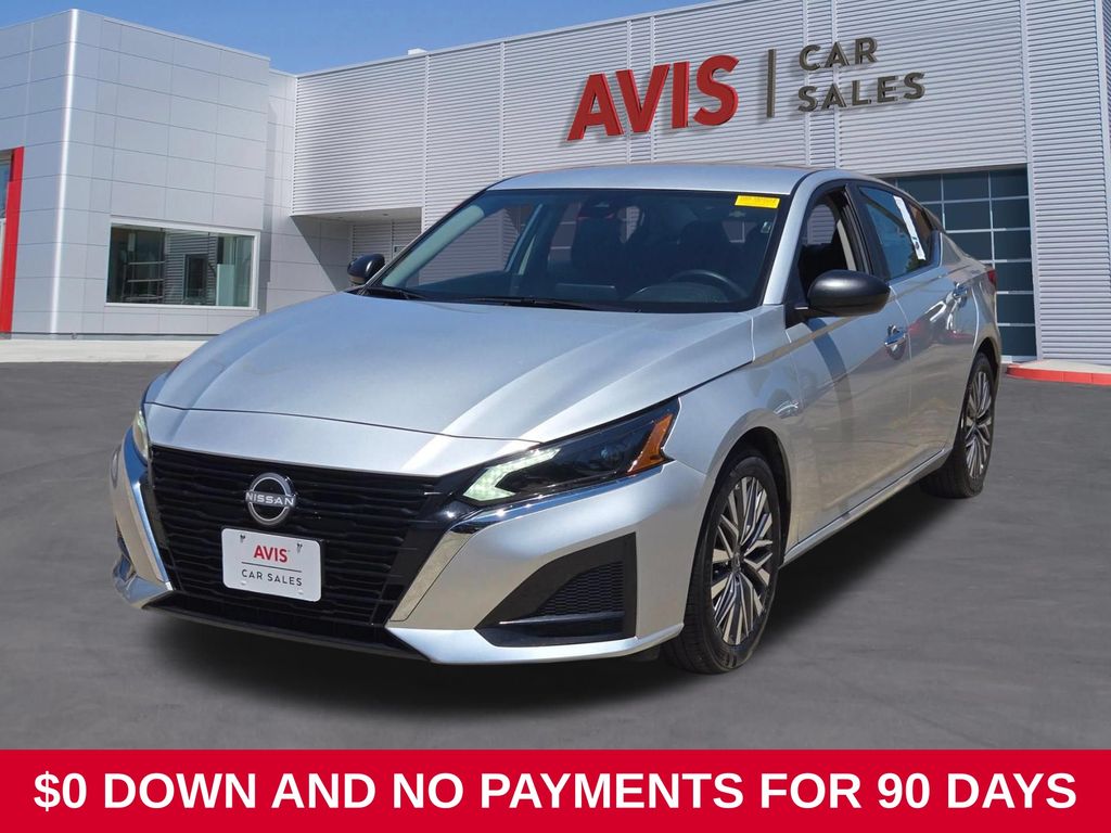 Brilliant Silver Metallic 2025 Nissan Altima Sedan Front-Wheel Drive Continuously Variable Transmission