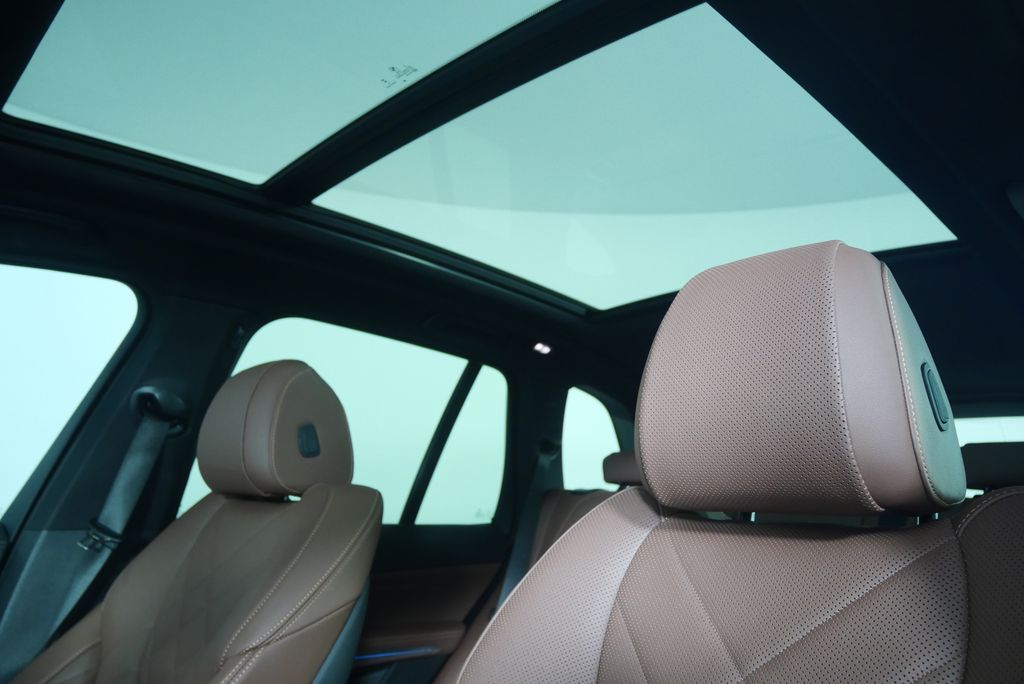Thumbnail: 2025 BMW X5 - 11