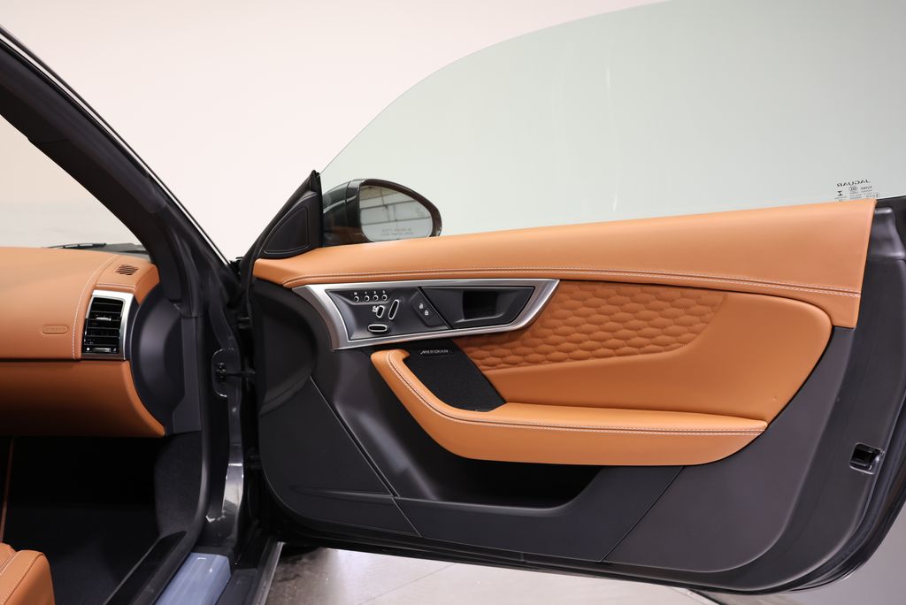 Thumbnail: 2023 Jaguar F-Type - 32