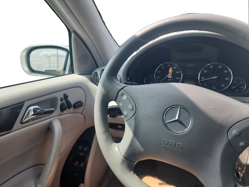 2005 Mercedes-Benz C-Class C 320 12